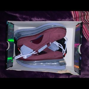 Nike air max for 720 size:7 maroon; like new
